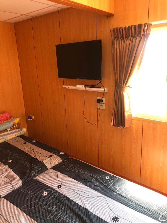 Komei Container Homestay Qingshui Exterior photo
